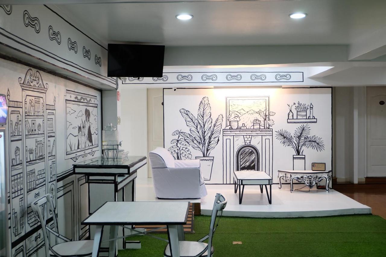 Spaces Makati 3*