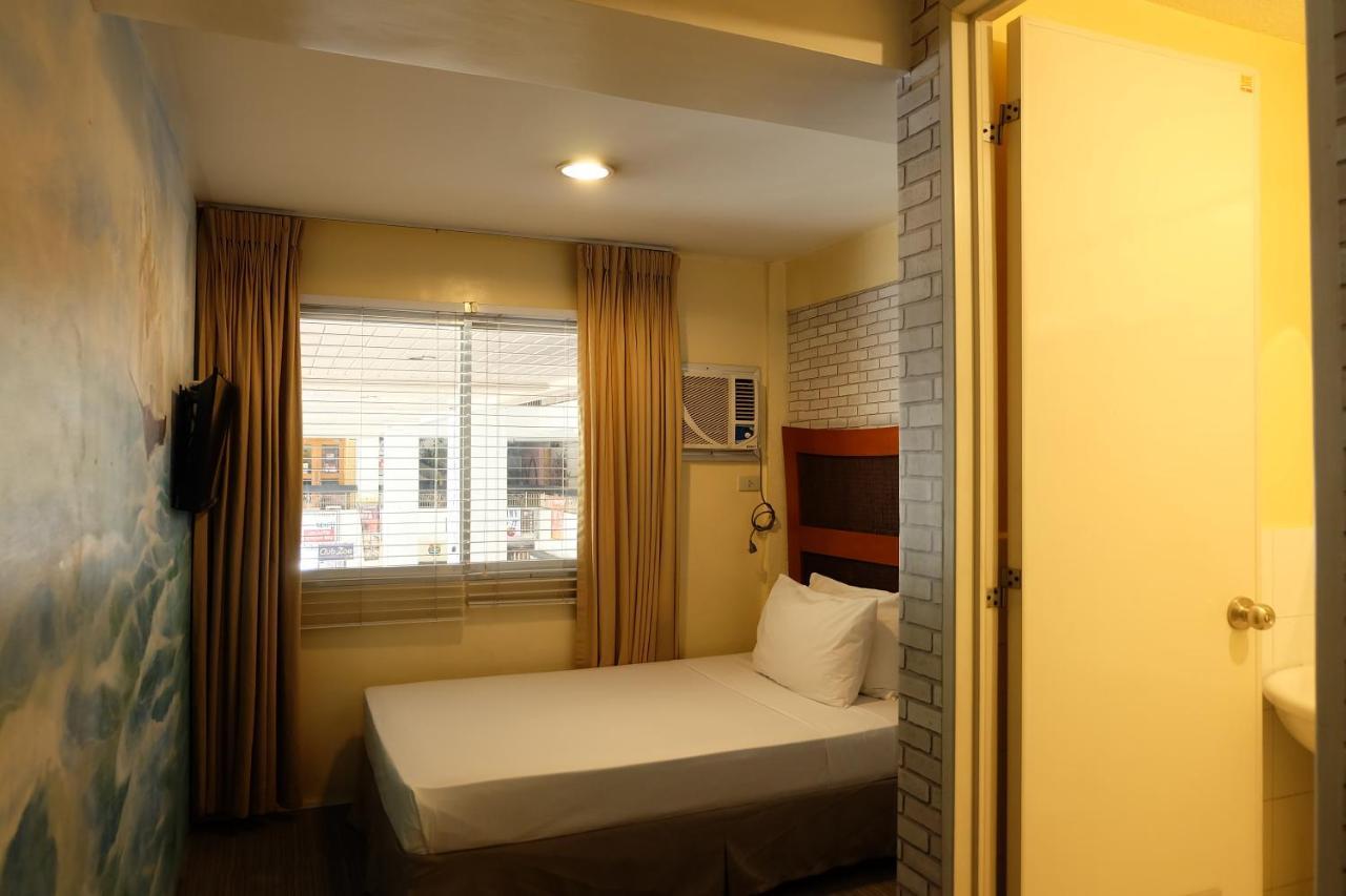 Spaces Makati 3* Makati City