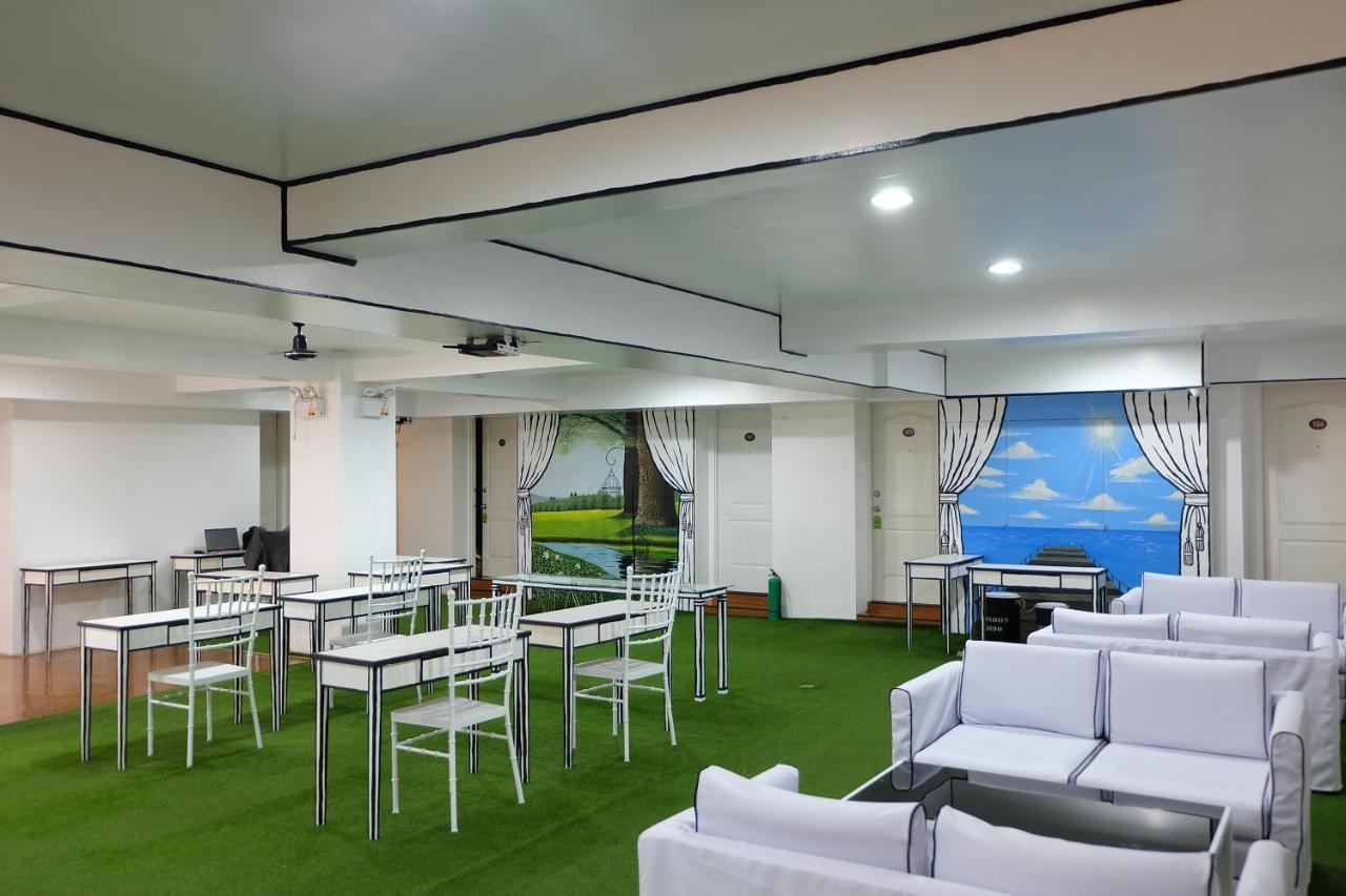 Spaces Makati Hotel