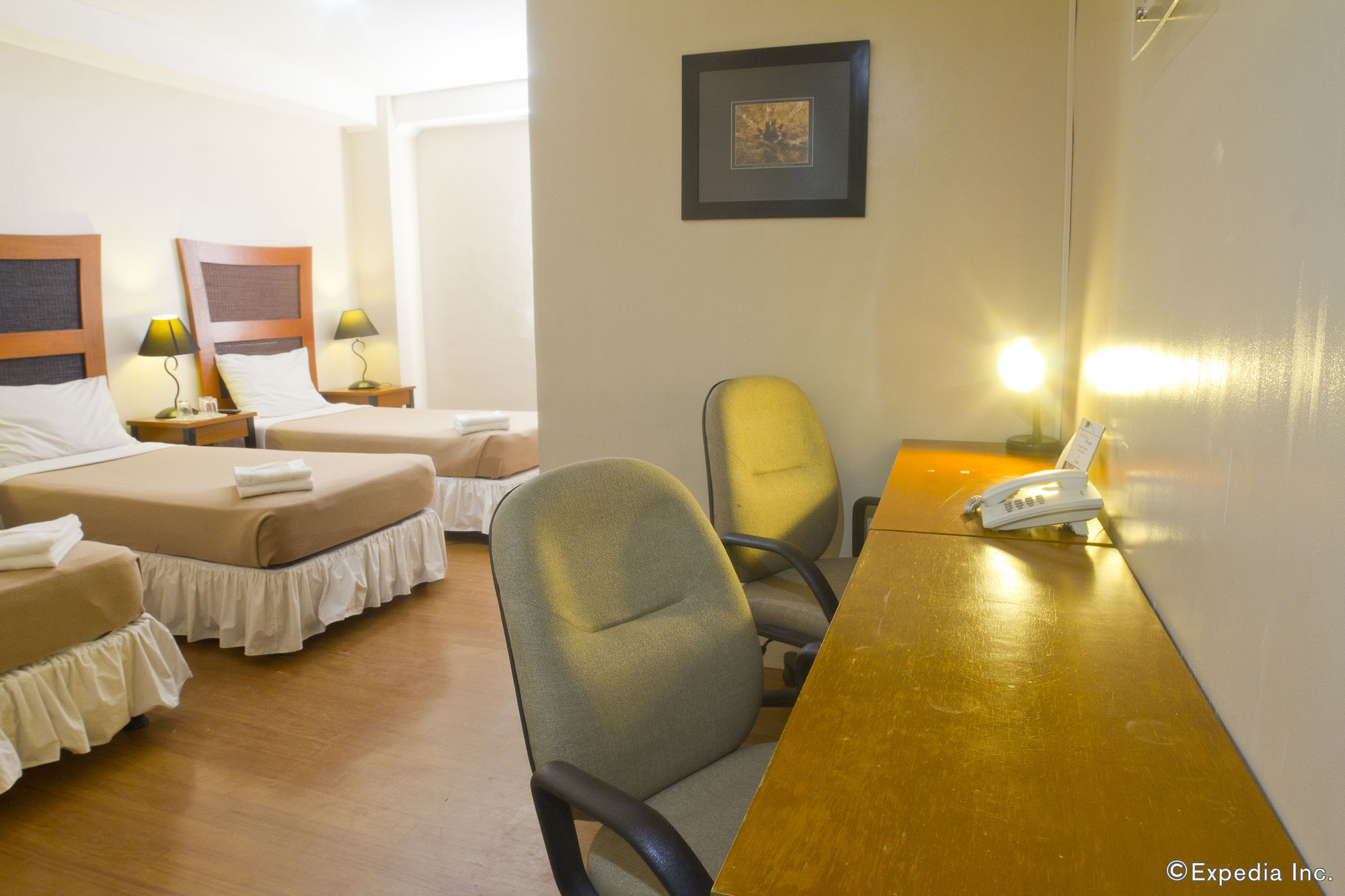 Spaces Makati Hotel 3*