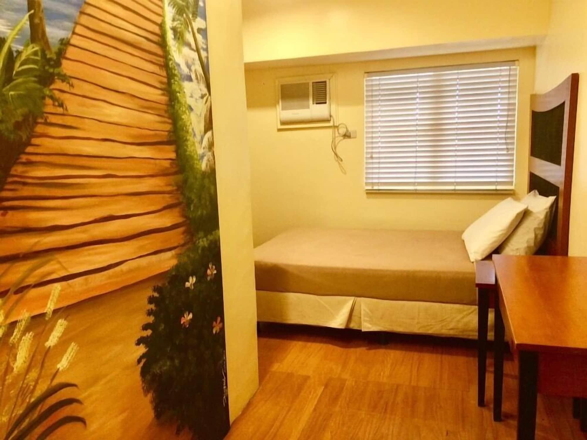 Spaces Makati 3*