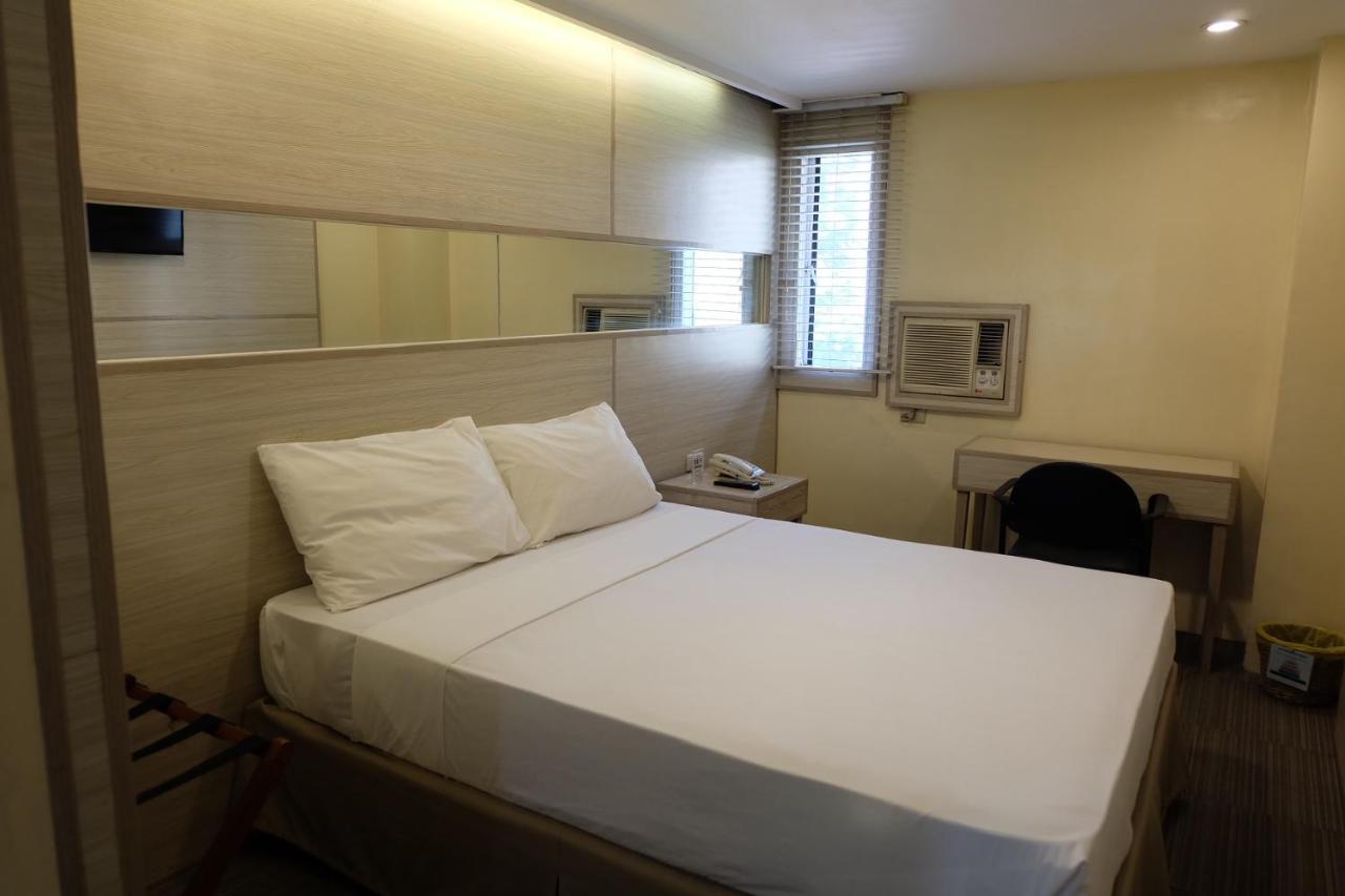 Spaces Makati 3* Makati City