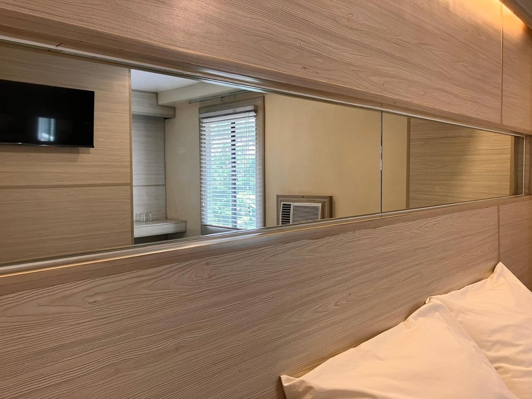 Spaces Makati Hotel 3*
