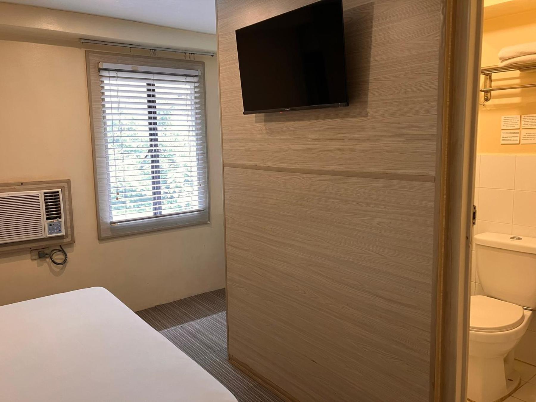 Spaces Makati Hotel 3*