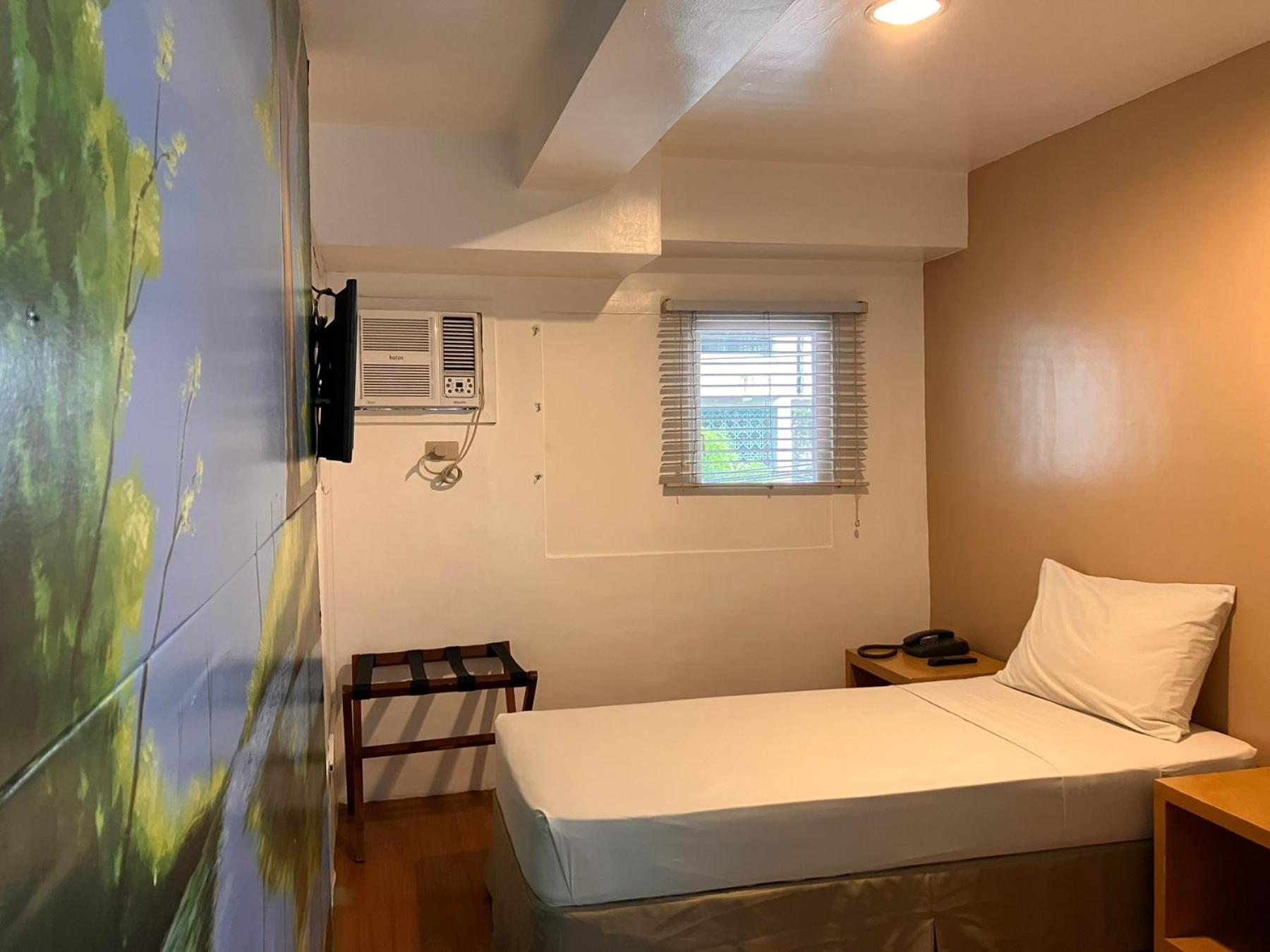 Hotel Spaces Makati 3*