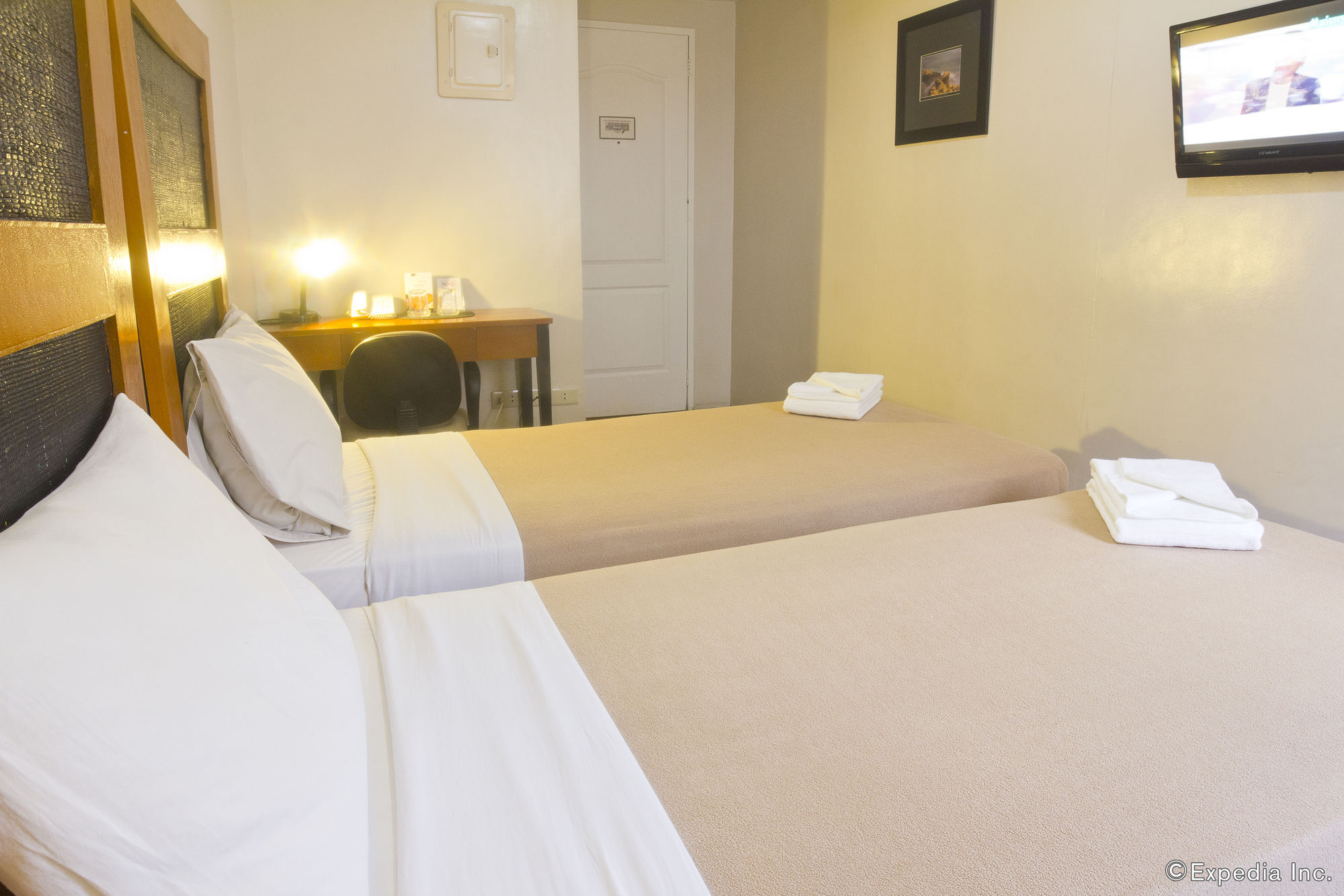 Spaces Makati 3*