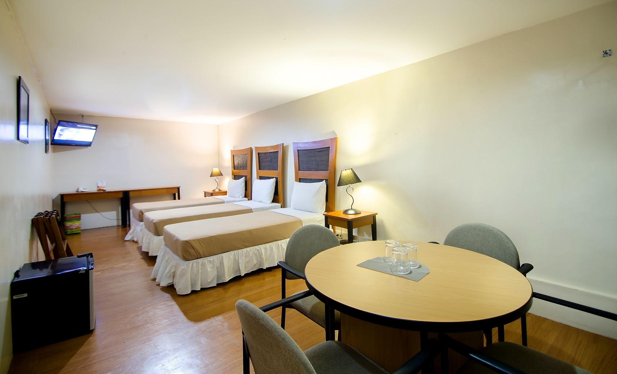 Spaces Makati Hotel 3*